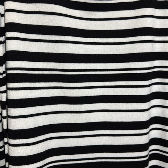 Chico’s Striped Black and White Women's sweater size 3 US size XL - Picture 3 of 5